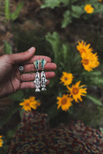 Load image into Gallery viewer, Wildflower Trout Stone Posts