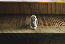 Load image into Gallery viewer, Wildflower Ring