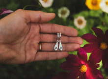 Load image into Gallery viewer, Rain Drop Huggies