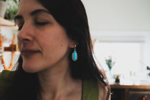 Load image into Gallery viewer, Turquoise Ray Huggies