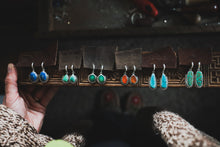 Load image into Gallery viewer, Turquoise Ray Huggies
